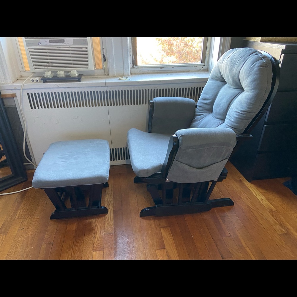 Storkcraft Premium Hoop Glider and Ottoman